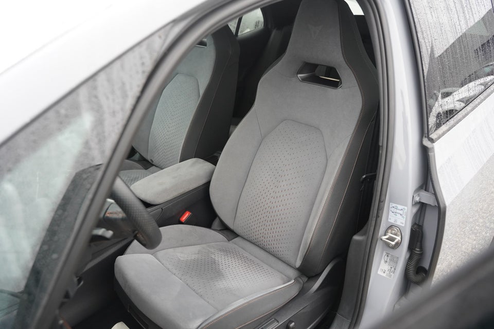 Cupra Born 58 e-Boost Dinamica Pack High 5d