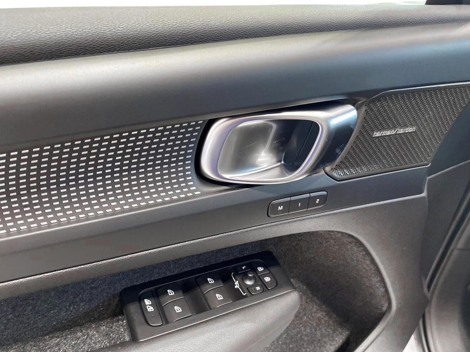 Volvo EC40 Extended Range Black Edition Excess 5d