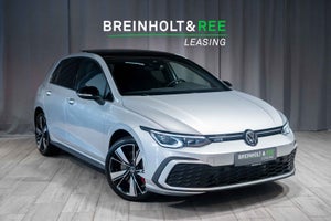 VW Golf VIII, modelår 2022, 15,000 km