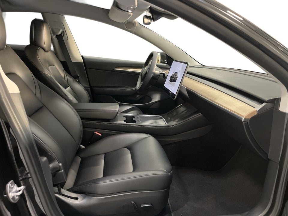 Tesla Model 3 RWD 4d