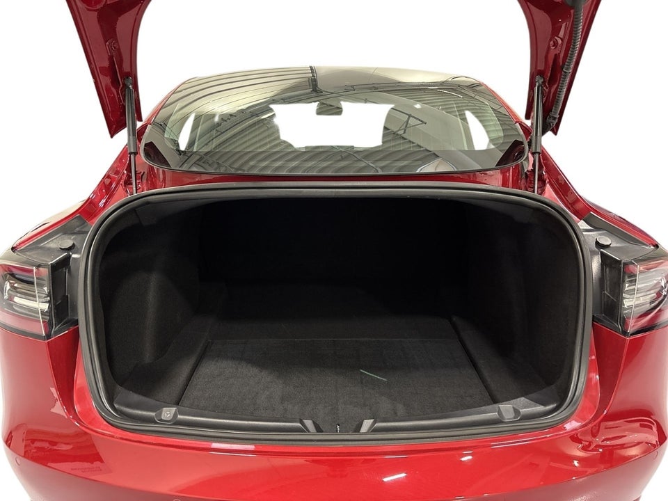 Tesla Model 3 Long Range AWD 4d