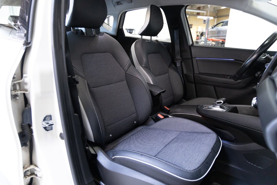 Renault Captur 1,6 E-Tech Intens 5d