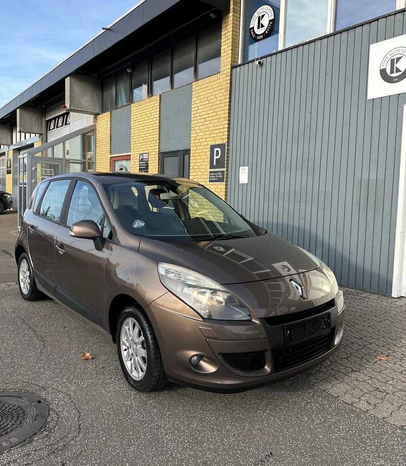 Renault Scenic III 1,6 16V Dynamique 5d