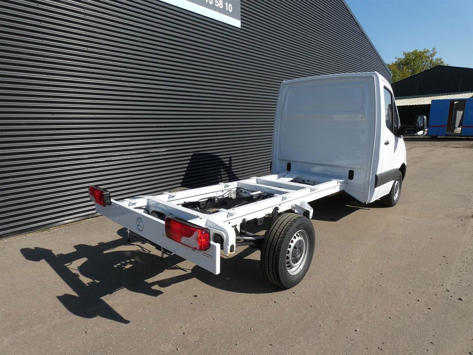 Mercedes Sprinter 317 2,0 CDi A2 Chassis aut. RWD 2d