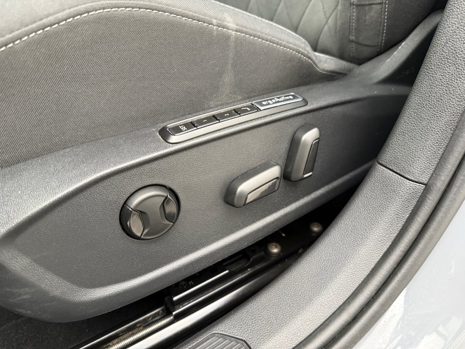 VW Golf VIII 1,4 eHybrid DSG 5d