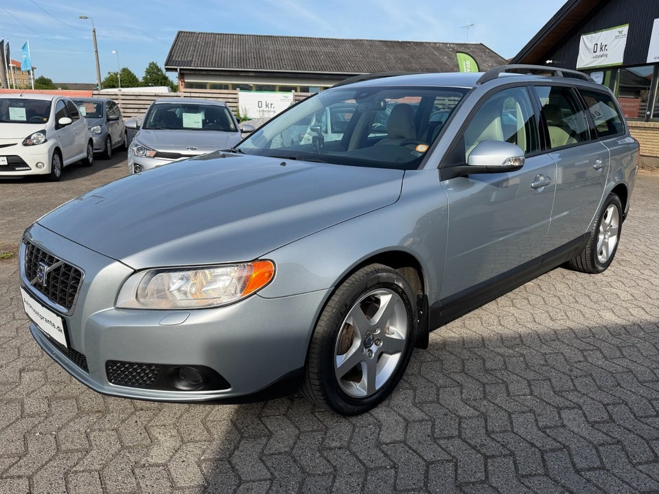 Volvo V70 2,5 T Momentum aut. 5d