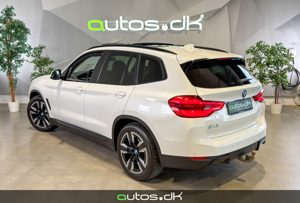 BMW iX3 Charged 5d