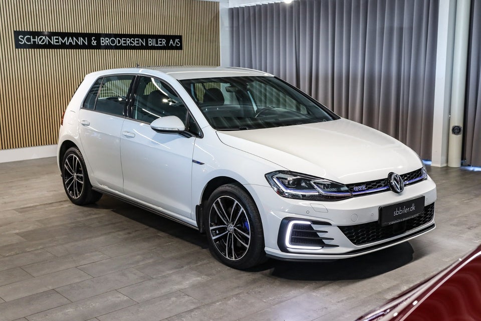 VW Golf VII 1,4 GTE DSG 5d