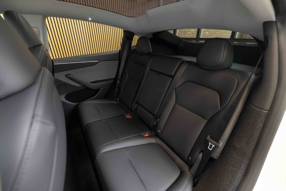 Tesla Model Y Long Range RWD 5d