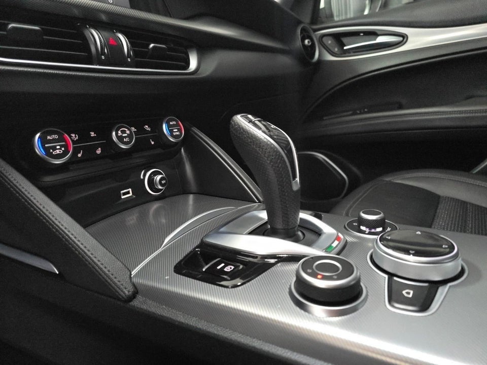 Alfa Romeo Stelvio 2,2 JTD 190 Edizione aut. 5d