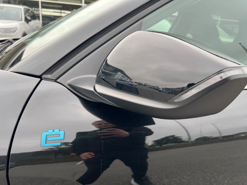 Citroën ë-C4 X 50 Shine 4d