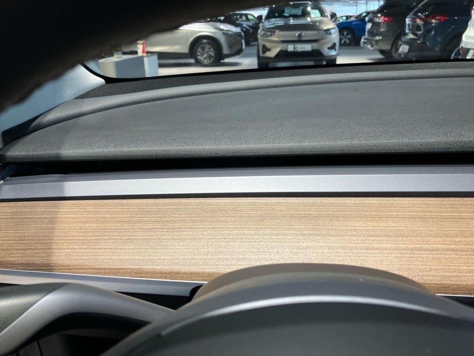 Tesla Model 3 Long Range AWD 4d