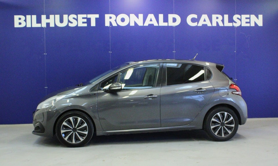 Peugeot 208 1,5 BlueHDi 100 Signature Sky 5d