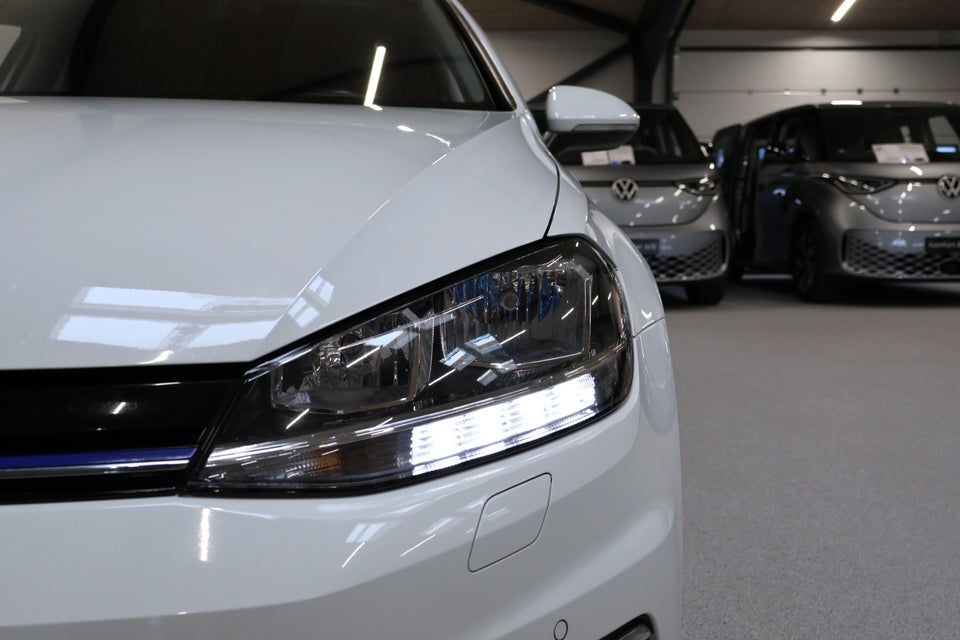 VW Golf VII 1,5 TSi 130 Comfortline Variant 5d