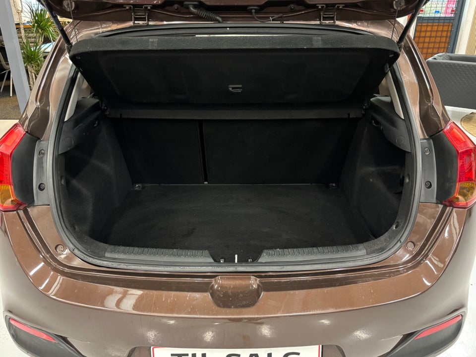 Kia Ceed 1,6 GDi Premium 5d