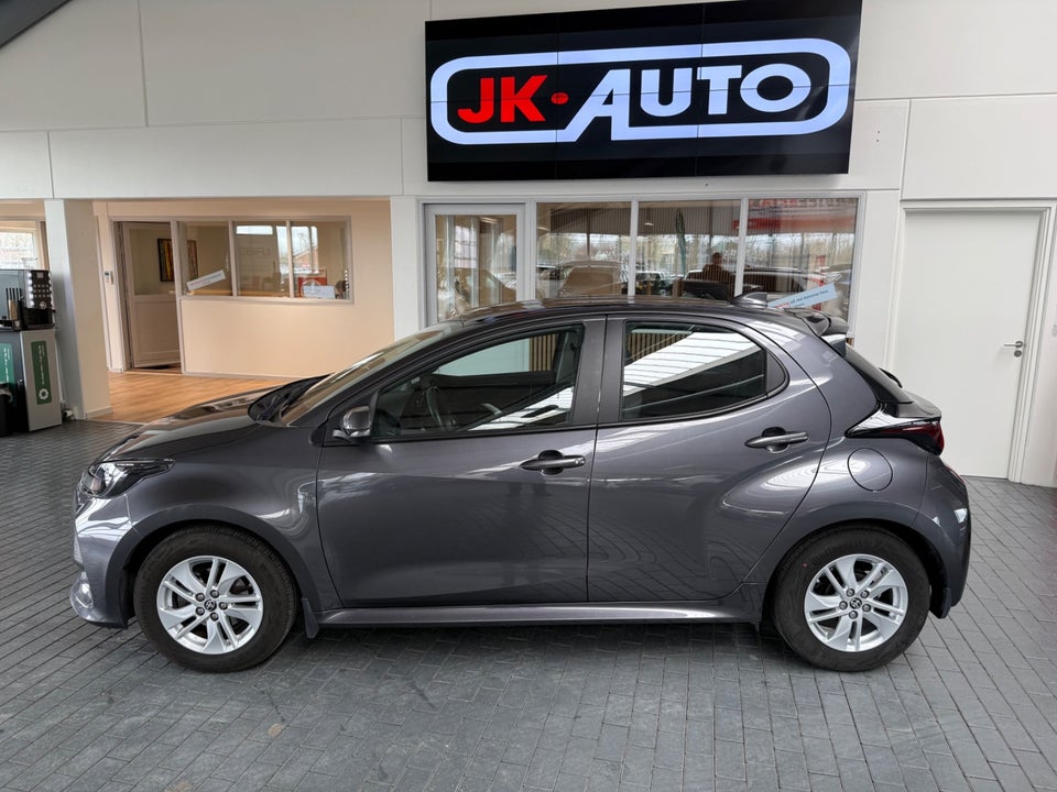 Toyota Yaris 1,5 Active CVT 5d