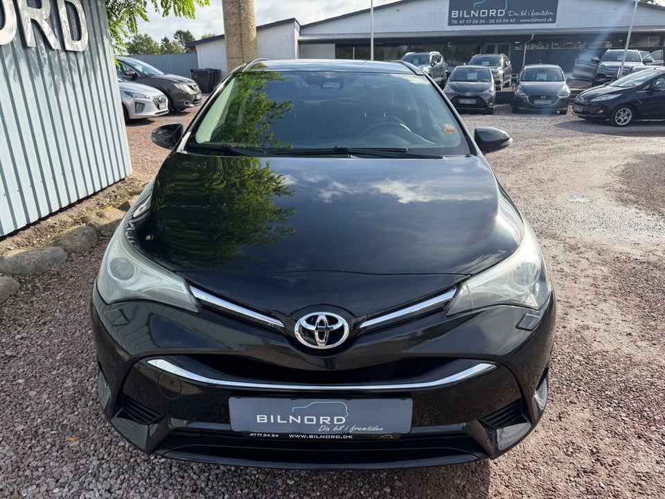 Toyota Avensis 1,8 VVT-i T2 Limited Touring Sports 5d