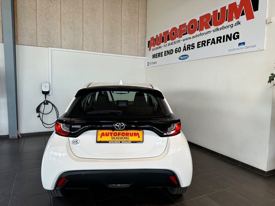 Toyota Yaris 1,0 Essential Van 5d