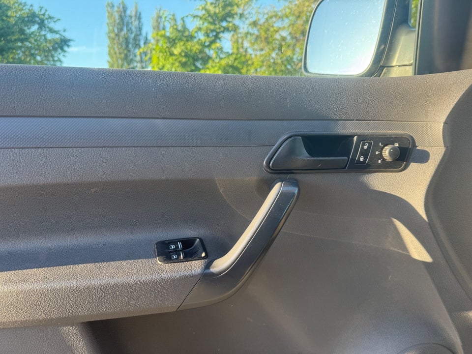 VW Caddy 1,6 TDi 75 Trendline BMT Van 4d