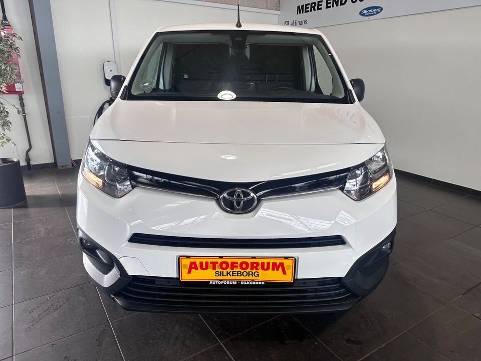 Toyota ProAce City 1,5 D 102 Medium Comfort 5d