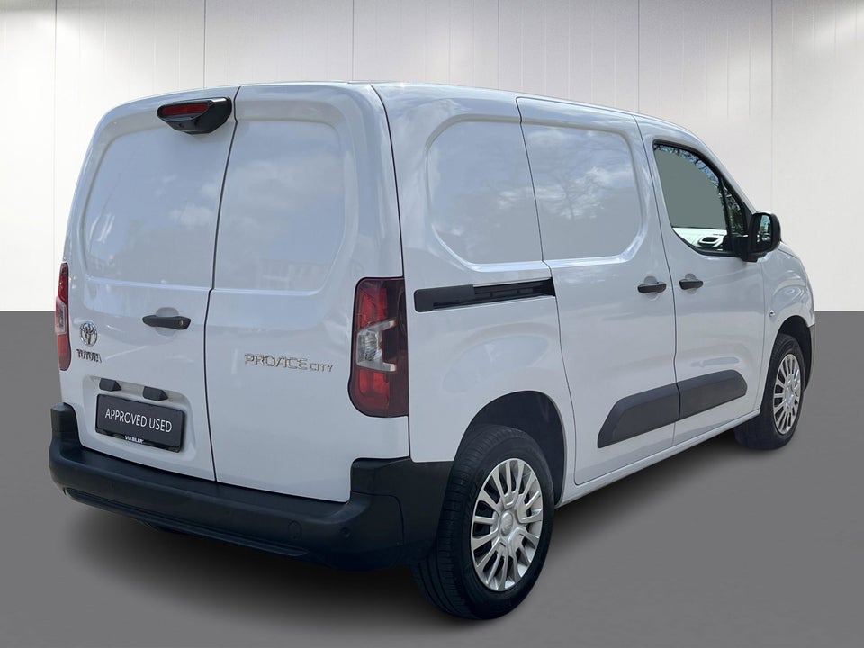 Toyota ProAce City 1,5 D 102 Medium Comfort 6d