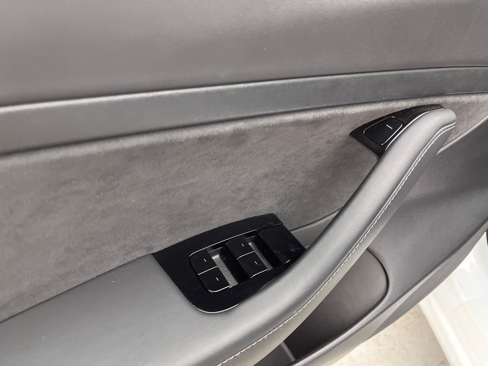 Tesla Model 3 Standard Range+ RWD 4d