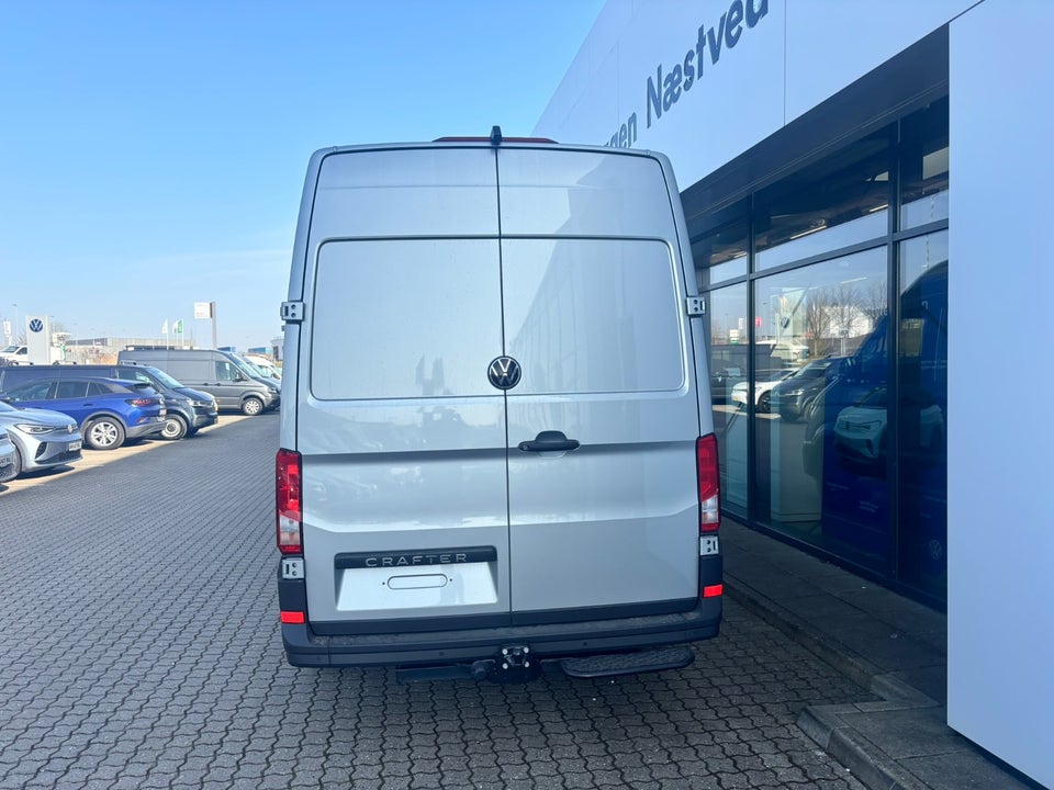 VW Crafter 35 2,0 TDi 177 Kassevogn L3H3 aut.