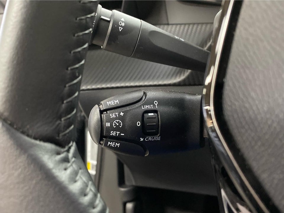 Peugeot e-2008 50 Allure 5d