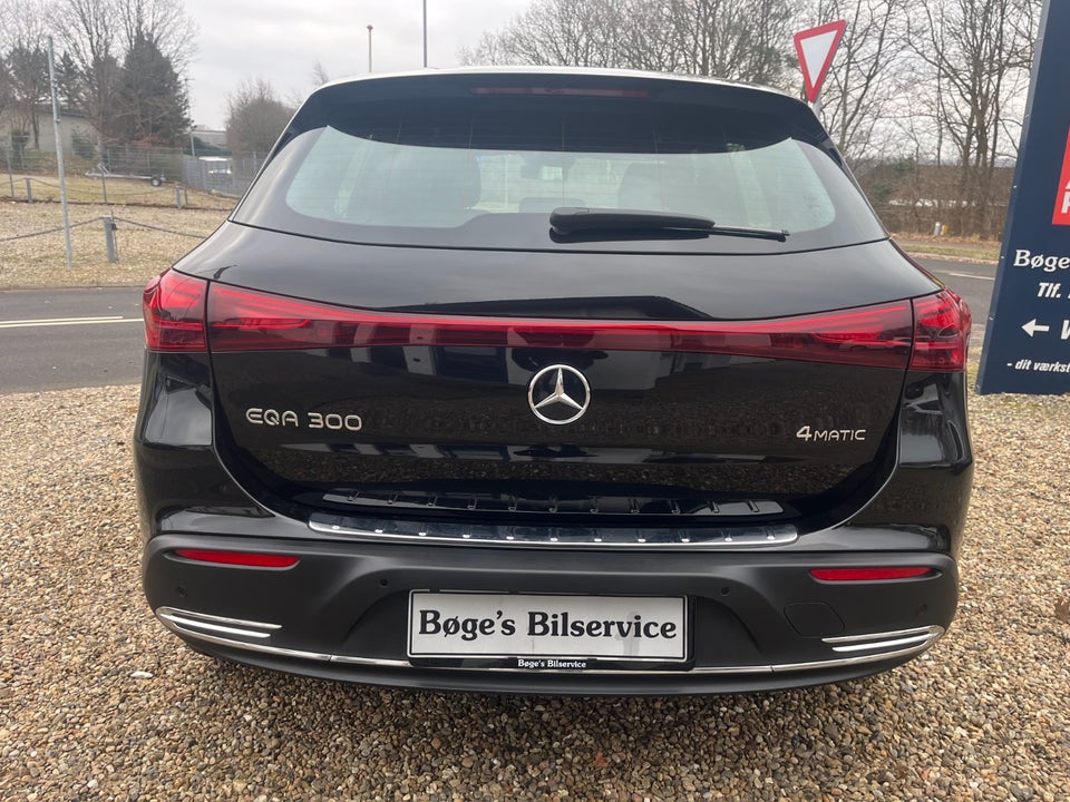 Mercedes EQA300 Progressive 4Matic 5d