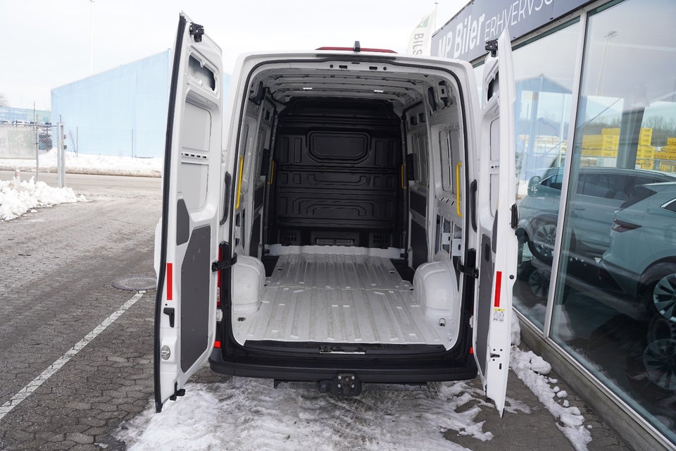 VW Crafter 35 2,0 TDi 140 Kassevogn L3H2