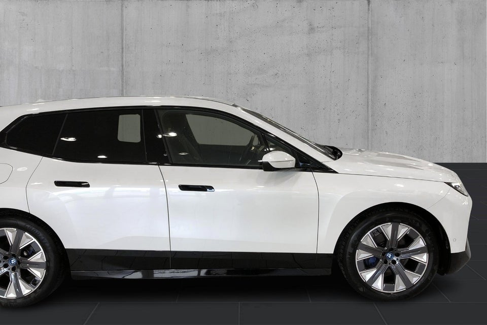 BMW iX xDrive40 Super Charged 5d