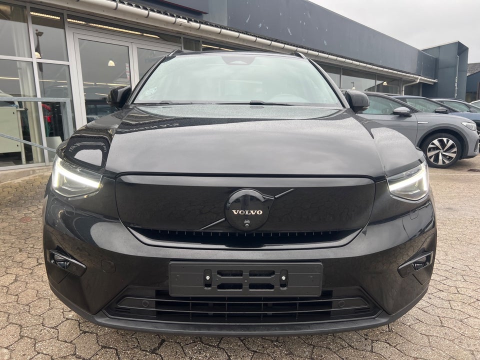 Volvo EX40 Extended Range Black Edition 5d
