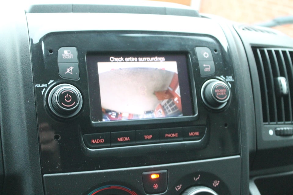 Peugeot Boxer 333 2,2 BlueHDi 140 L3H2 Premium