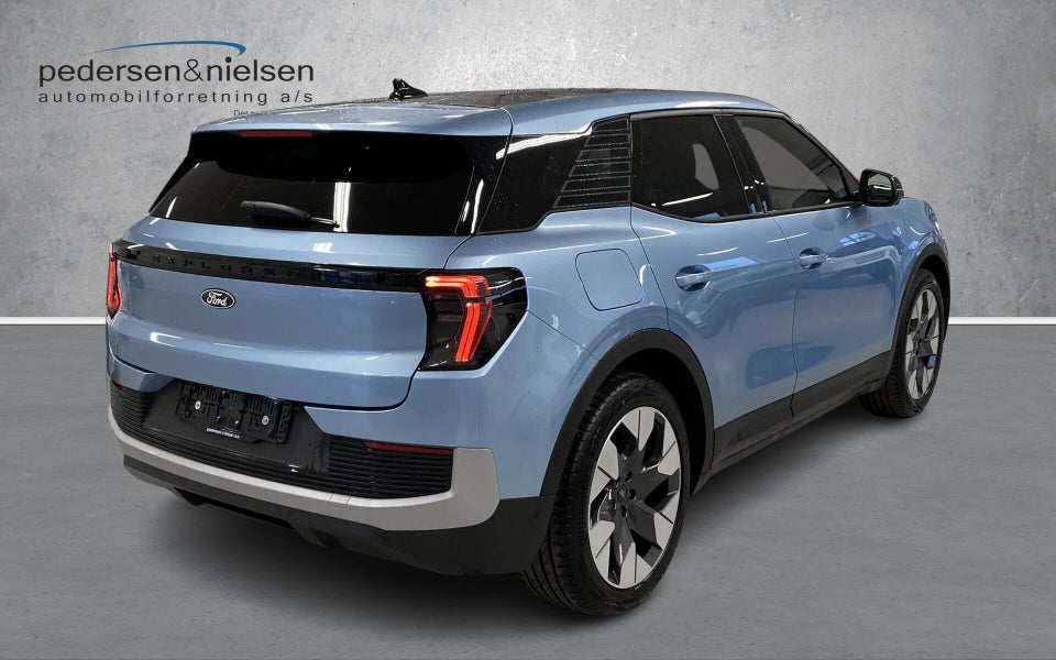 Ford Explorer 82 Premium Extended Range 5d