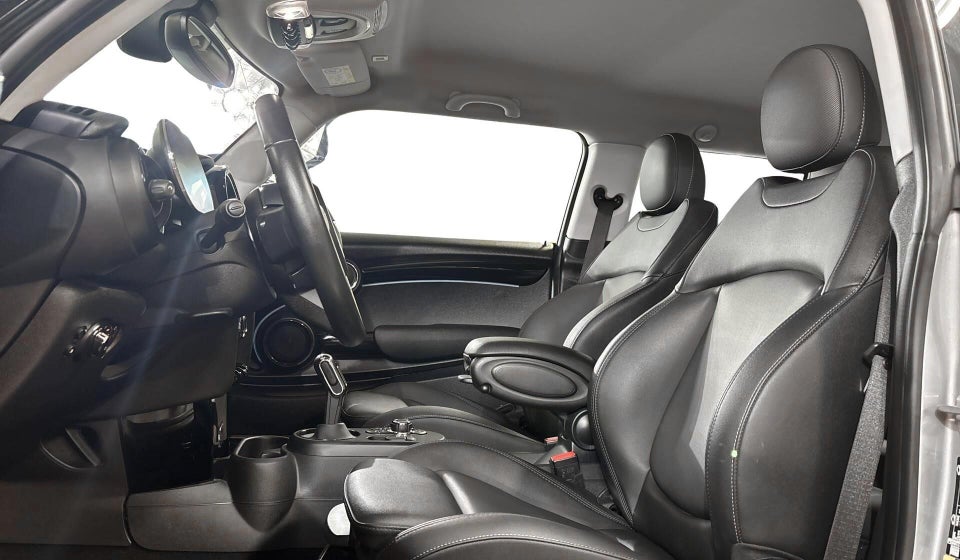 MINI Cooper SE Classic Trim 3d