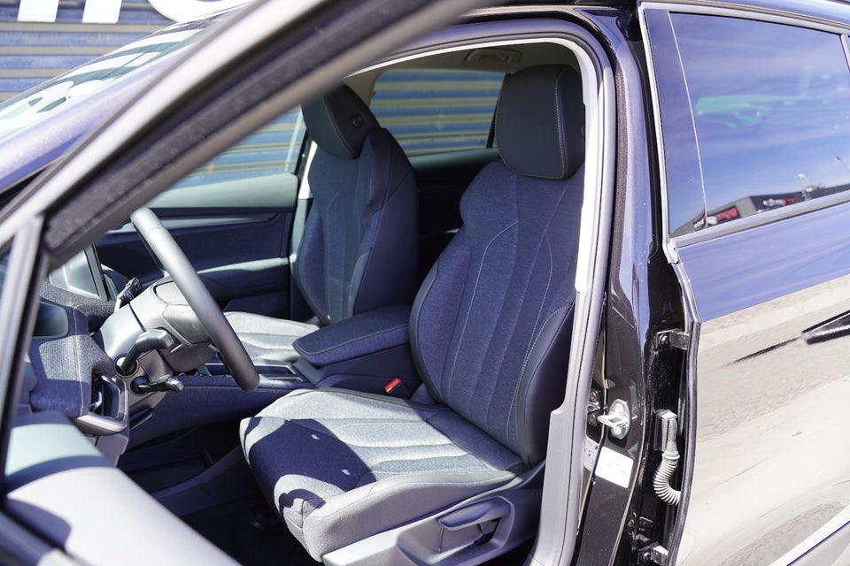 Skoda Elroq 60 iV Loft 5d
