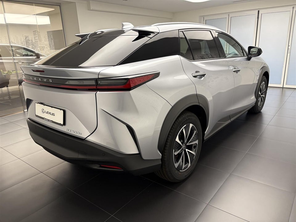 Lexus RZ300e Executive 5d