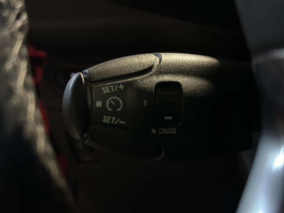 Peugeot 208 1,2 PureTech 82 Allure Sky 5d