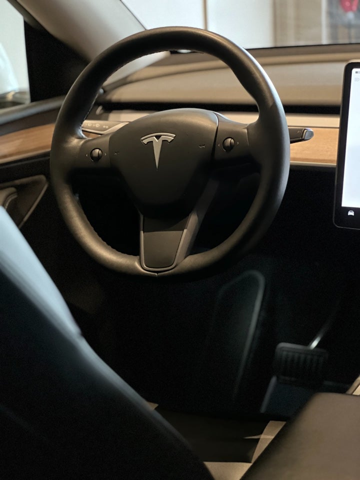 Tesla Model Y Long Range AWD 5d