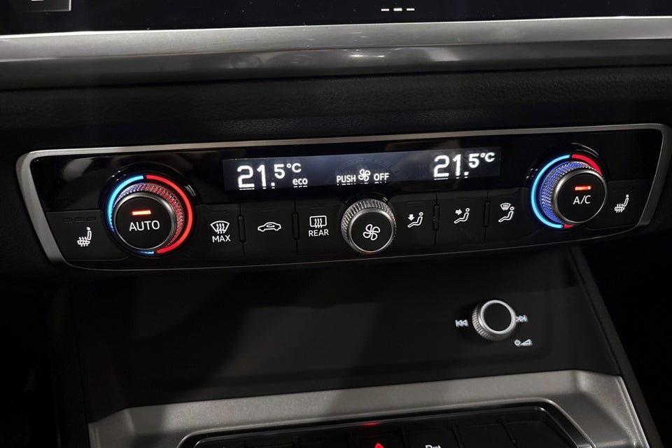 Audi Q3 45 TFSi e Attitude plus S-tr. 5d