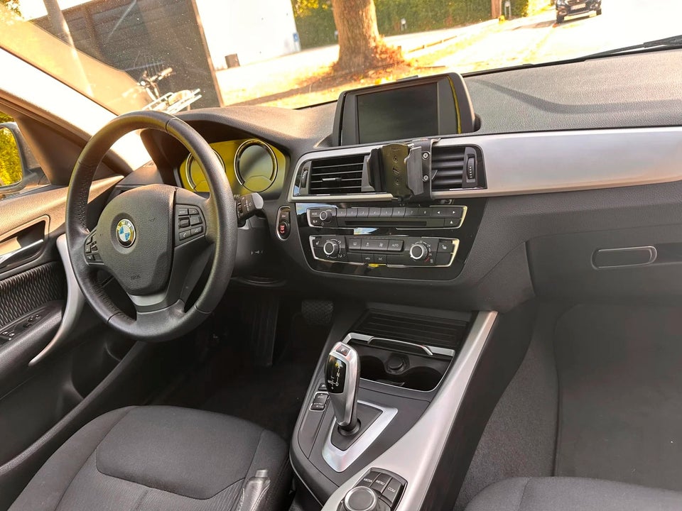 BMW 118d 2,0 Connected aut. 5d