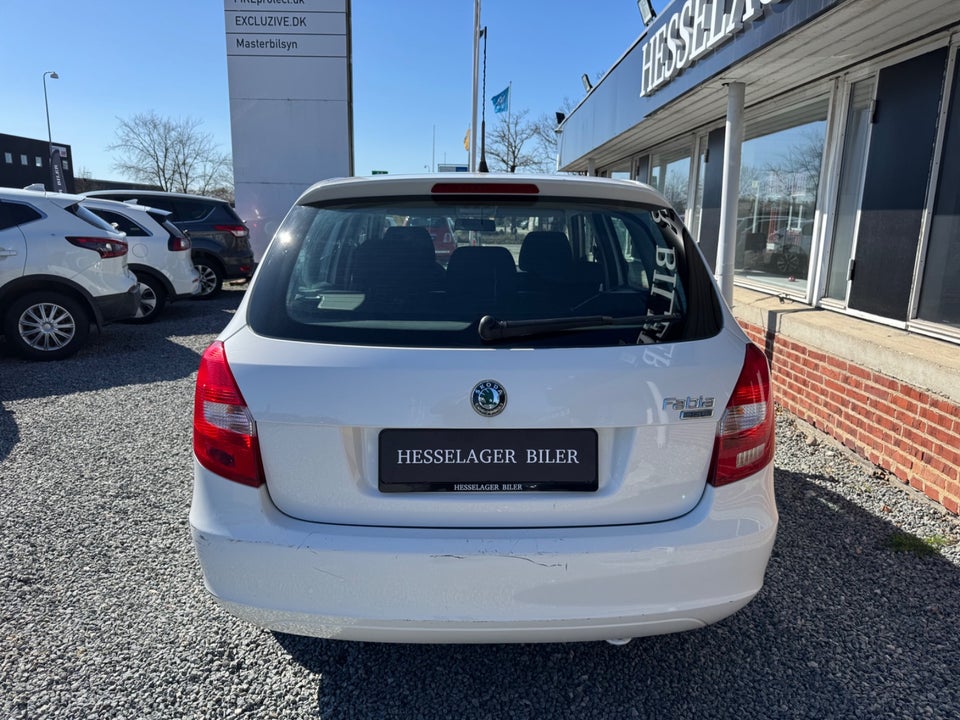 Skoda Fabia 1,4 16V Ambiente Combi 5d