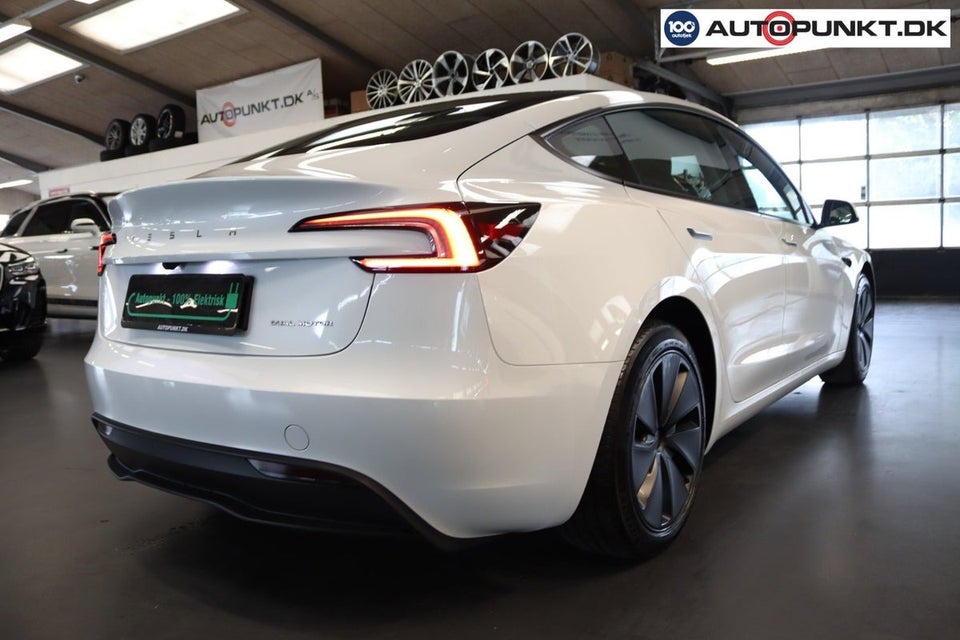 Tesla Model 3 Long Range AWD 4d