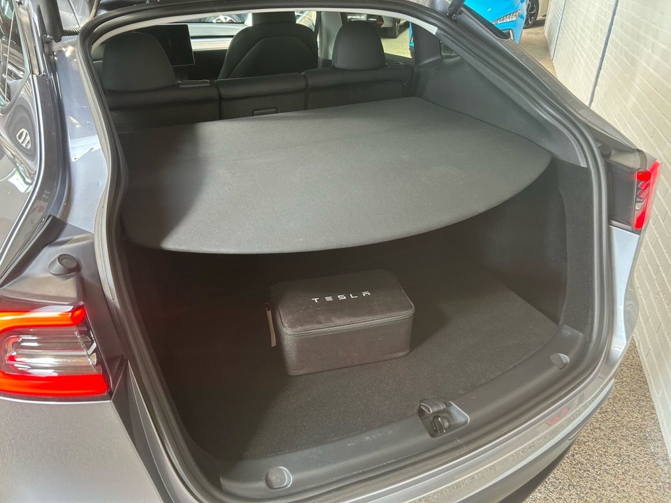 Tesla Model Y Long Range RWD 5d
