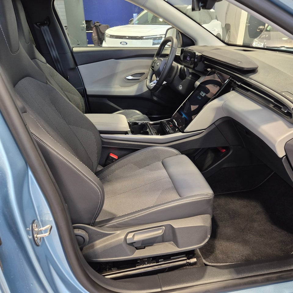 Ford Explorer 82 Select Extended Range 5d