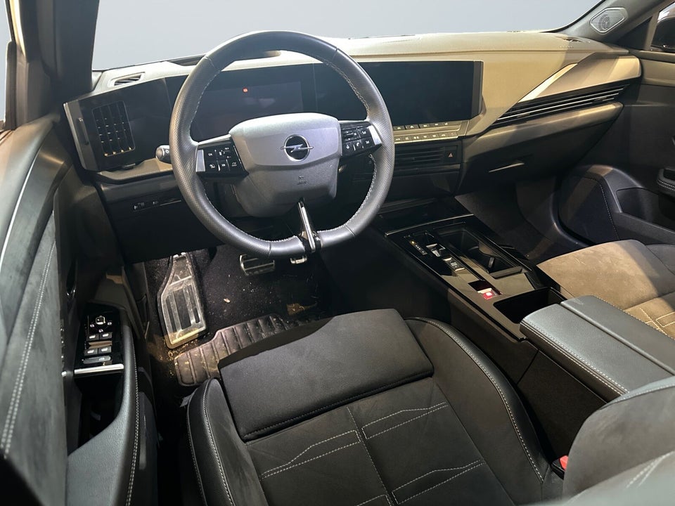 Opel Astra-e 54 GS Sports Tourer 5d