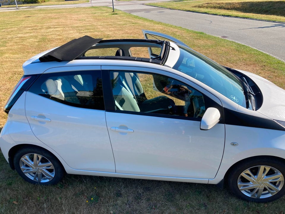 Toyota Aygo 1,0 VVT-i x-sky 5d