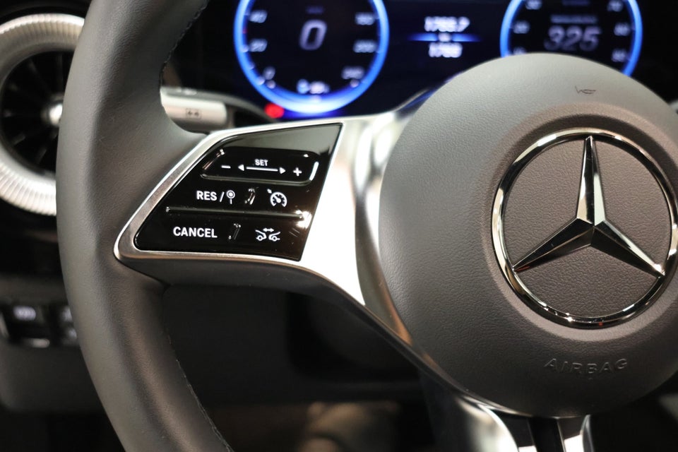 Mercedes CLA350 EQ 4Matic 4d