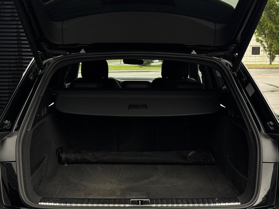 Audi e-tron 55 S-line quattro 5d