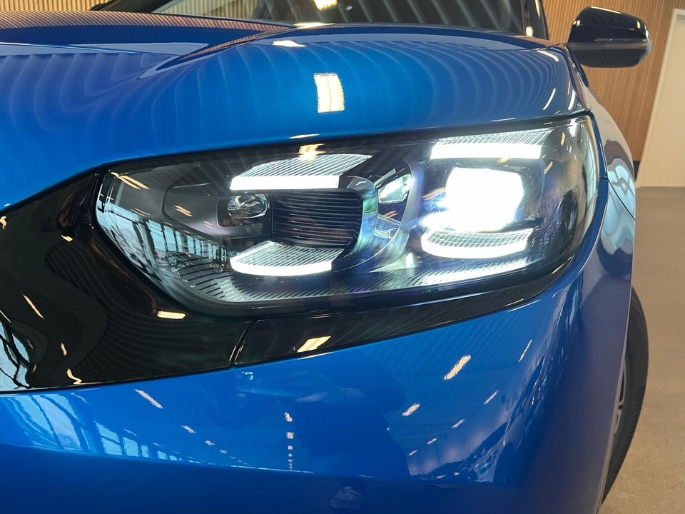 Ford Capri 77 Premium Extended Range 5d